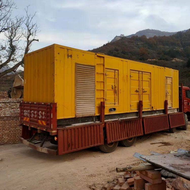 滦县200kW 发电机组在带电阻性负载时，输出功率会受到哪些因素的影响？