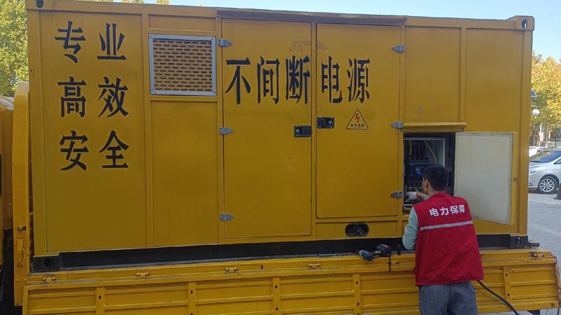 滦县柴油发电机组和UPS电源配合使用时，如何避免切换过程中的电力中断？